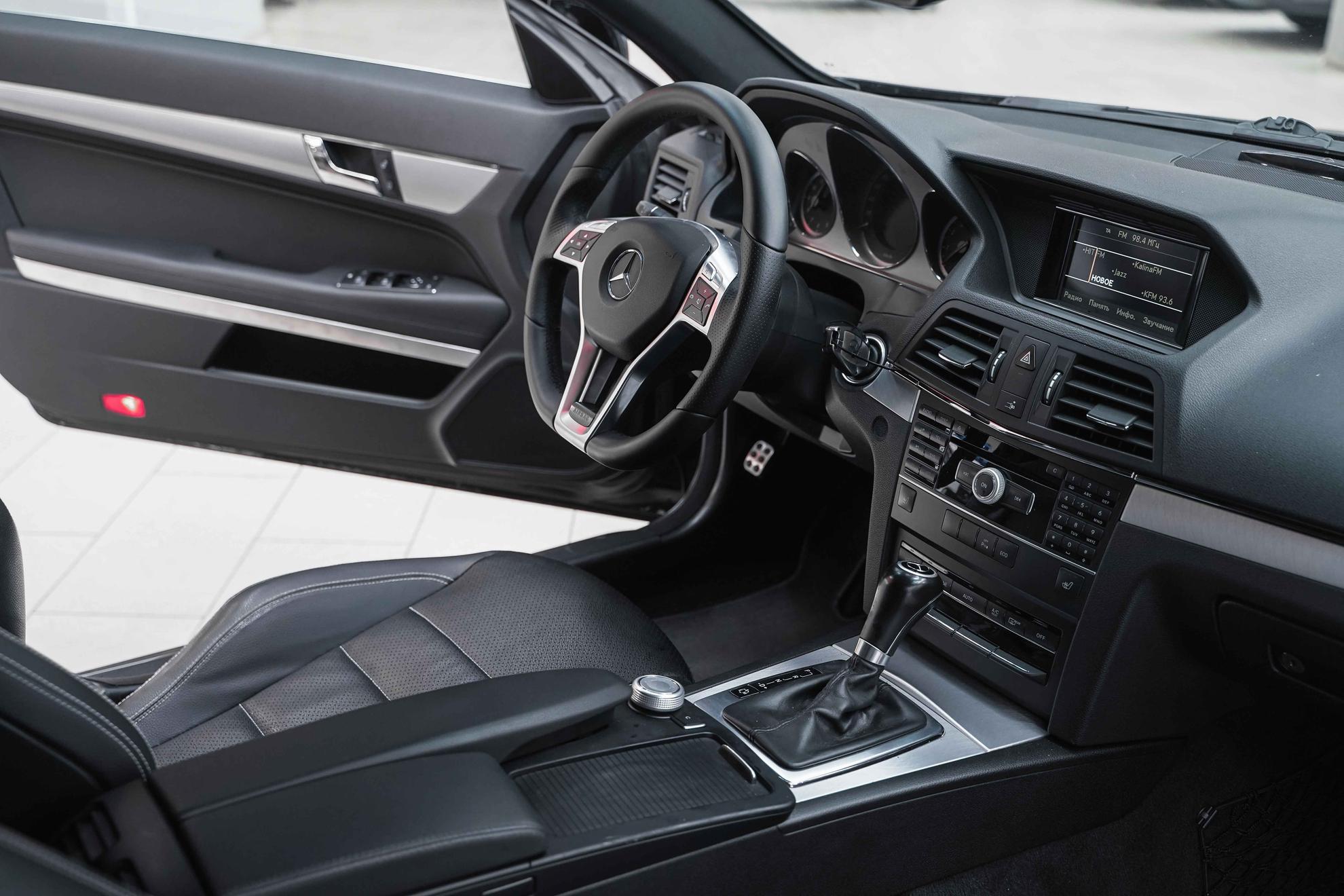 Mercedes-Benz E-Класс 2012, черный, ДЦ Орехово