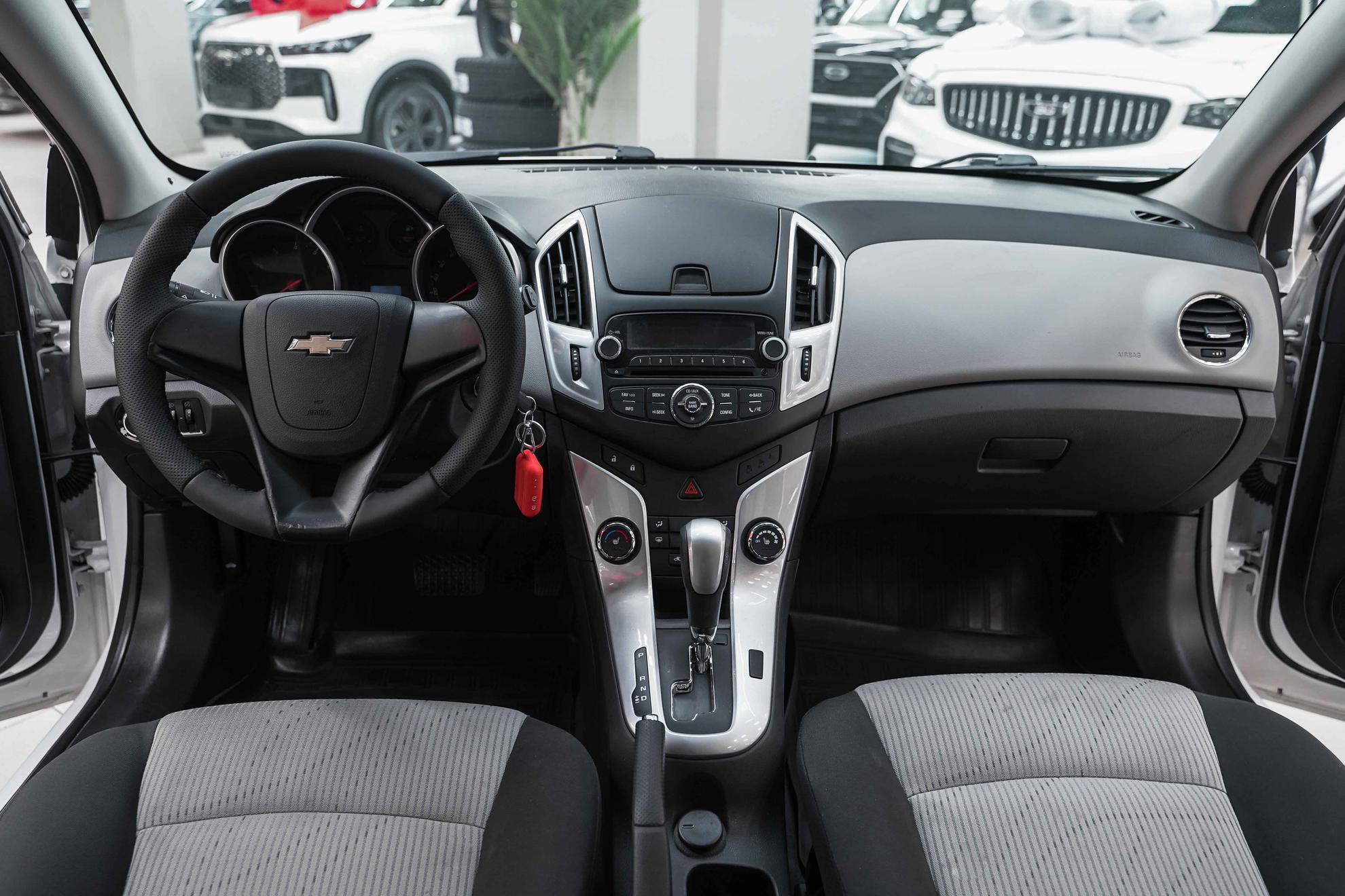 Chevrolet Cruze 2014, белый, ДЦ Орехово
