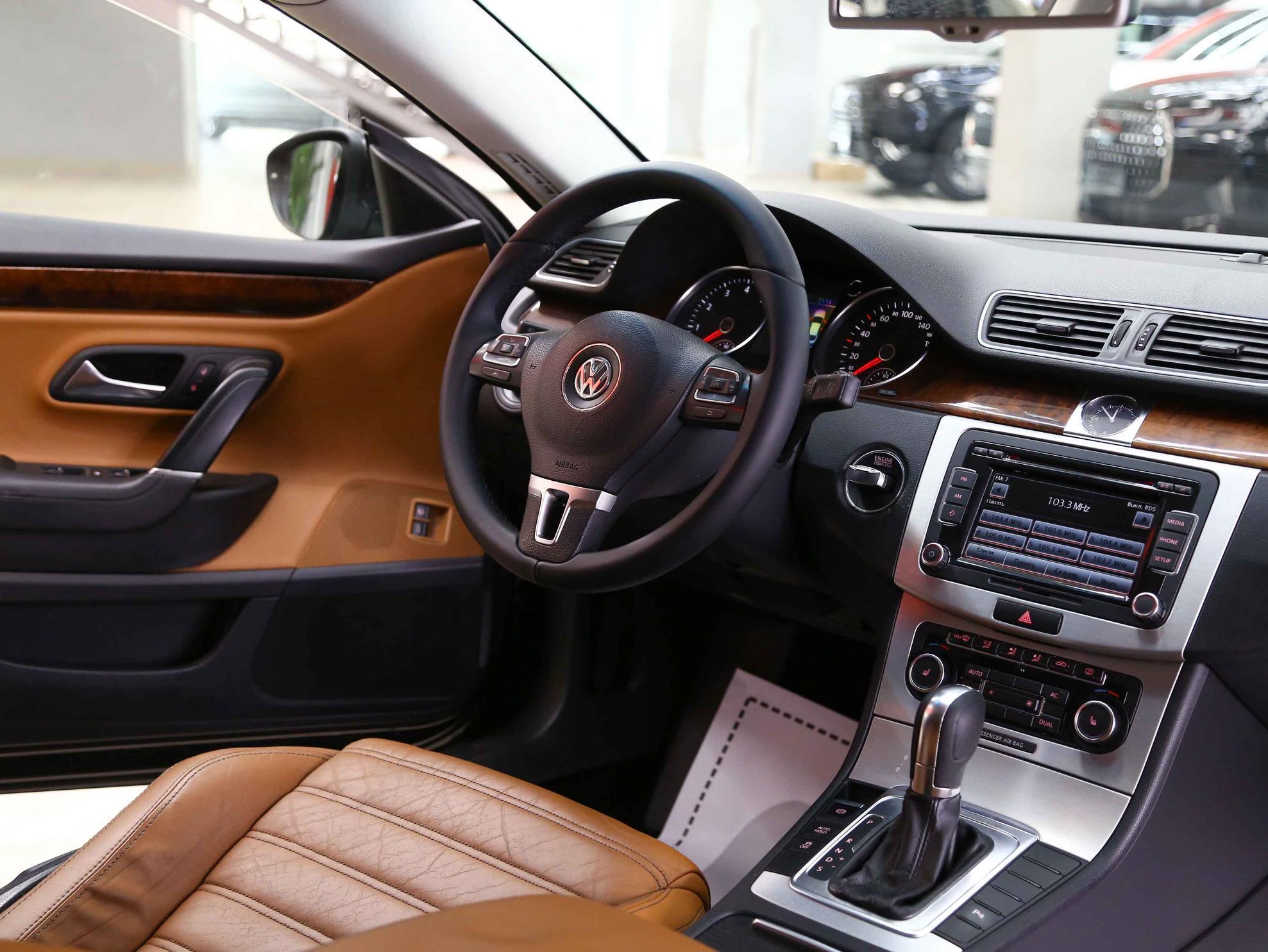Volkswagen Passat CC 2011, черный, ДЦ Орехово