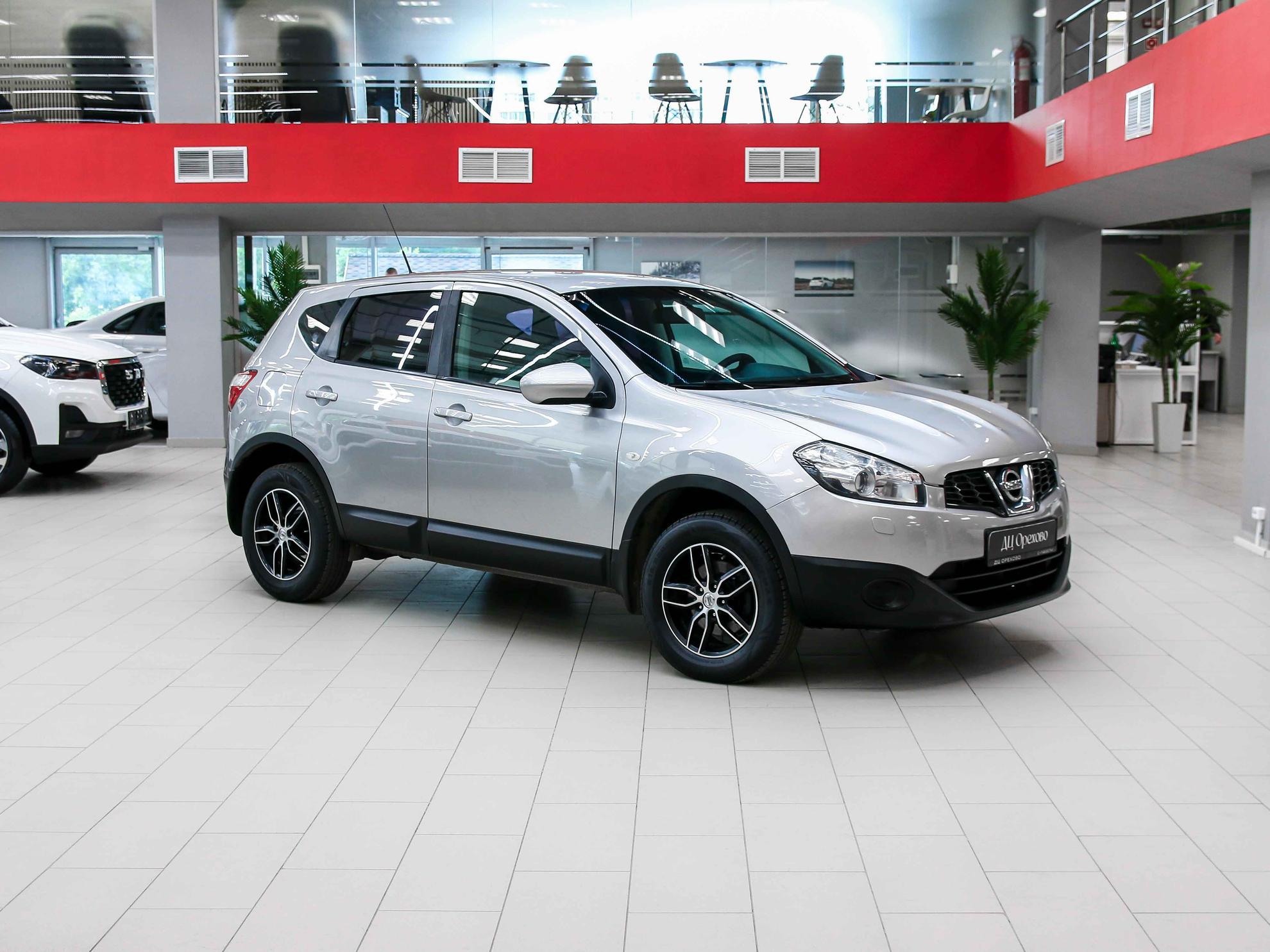Nissan Qashqai 2011, серый, ДЦ Орехово