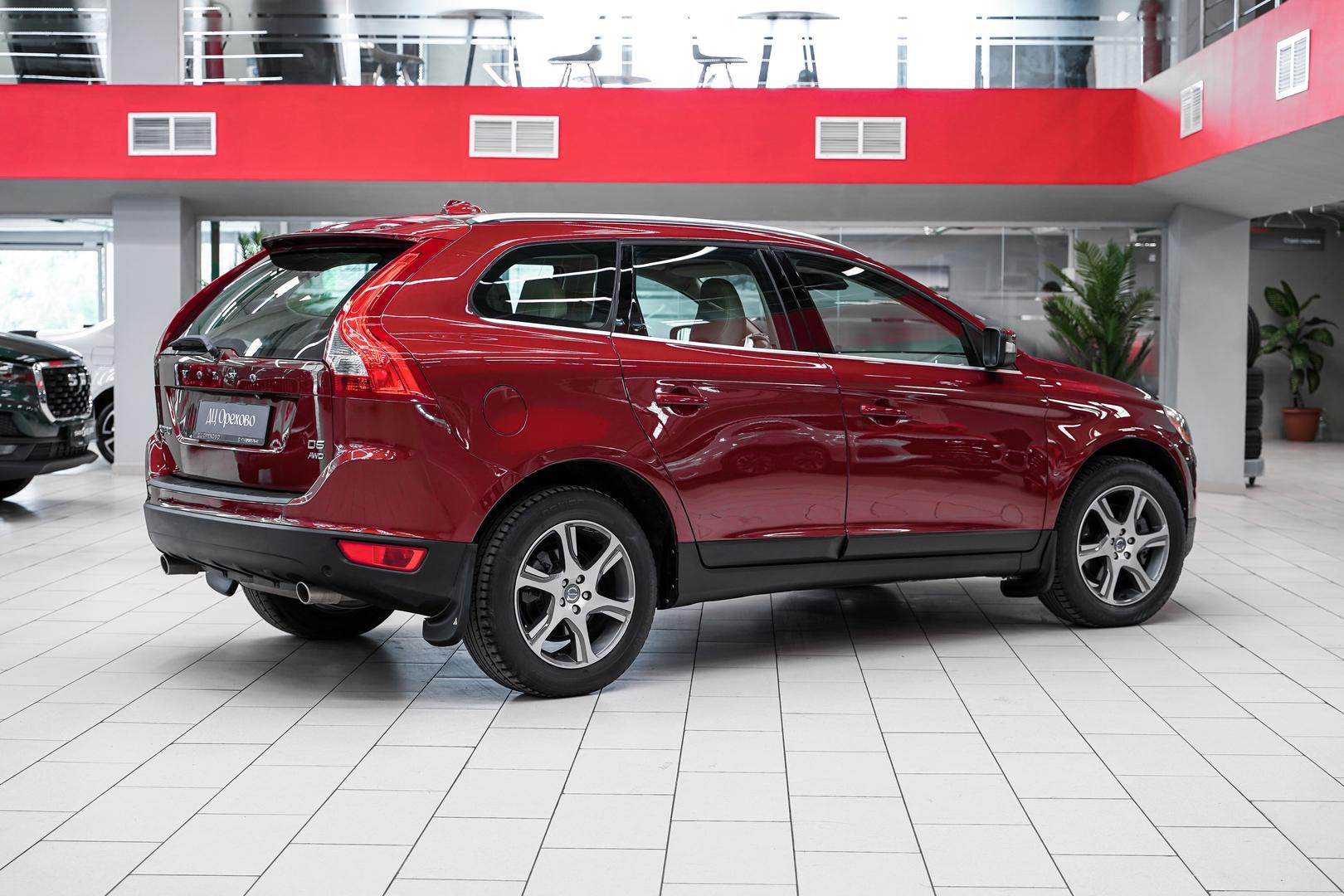 Volvo XC60 2011, красный, ДЦ Орехово
