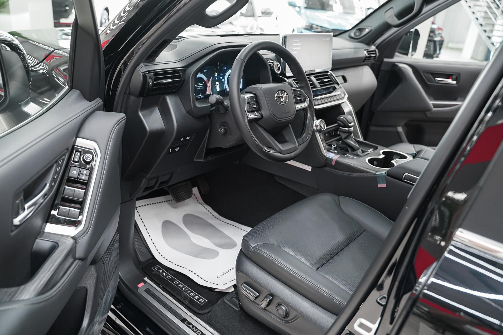 Toyota Land Cruiser 2025, черный, ДЦ Орехово