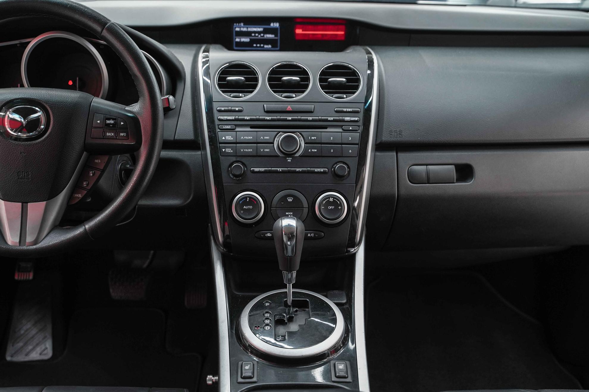 Mazda CX-7 2011, белый, ДЦ Орехово