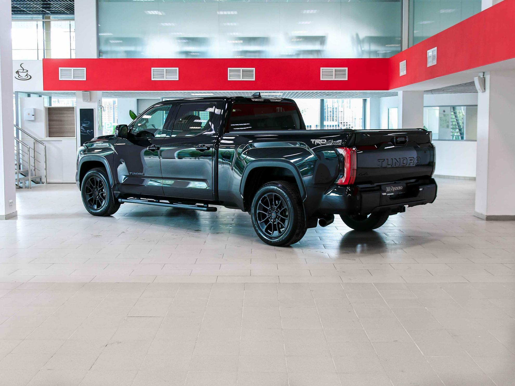 Toyota Tundra 2023, черный, ДЦ Орехово