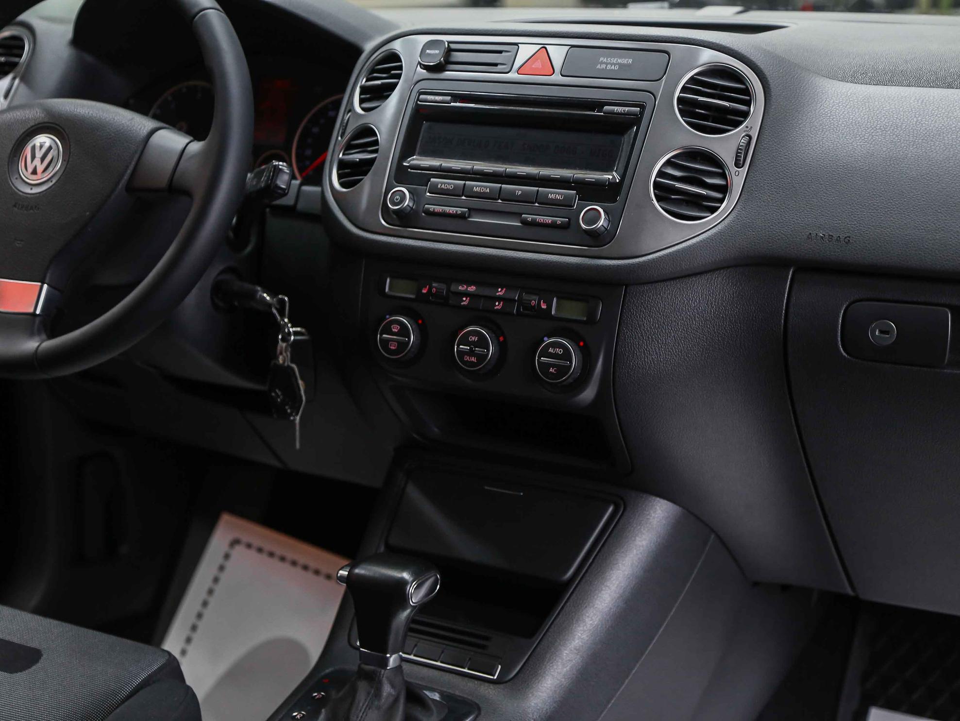 Volkswagen Tiguan 2009, красный, ДЦ Орехово