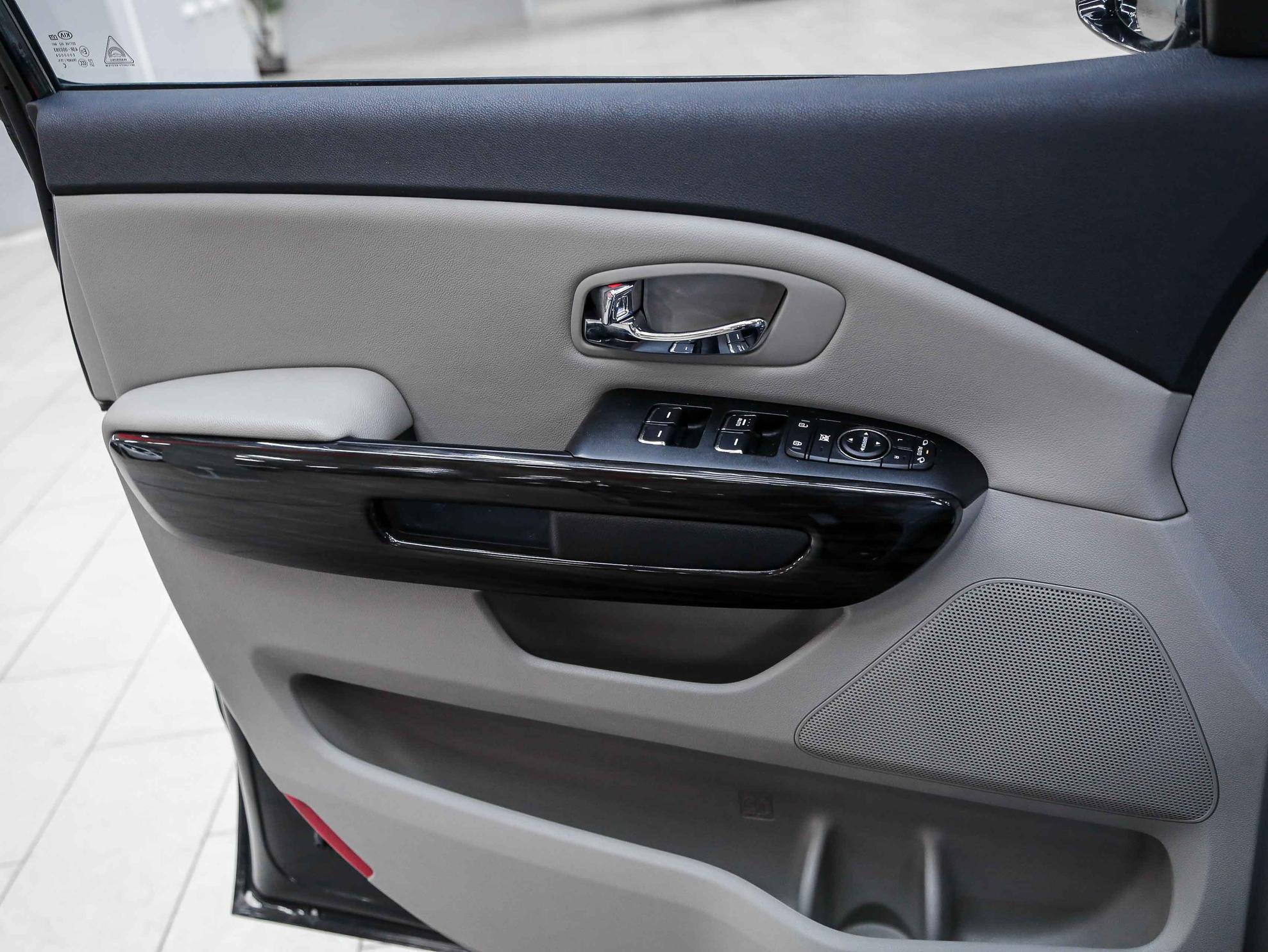 Kia Carnival 2019, черный, ДЦ Орехово