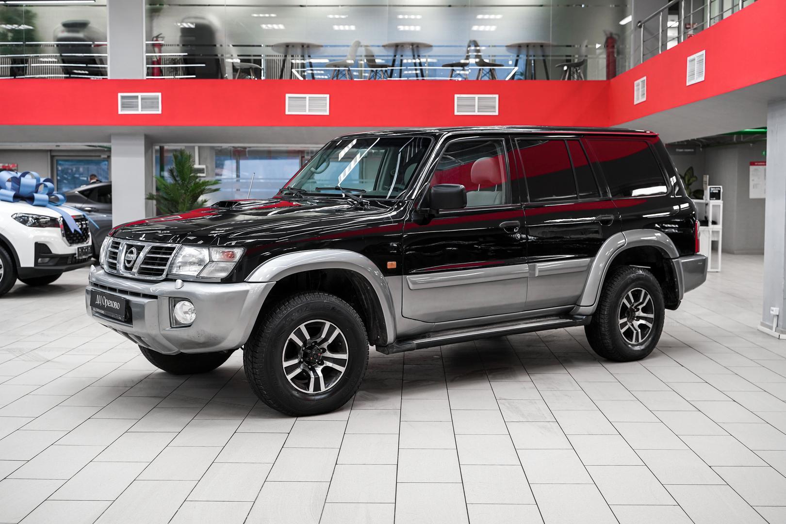 Nissan Patrol 2003, черный, ДЦ Орехово