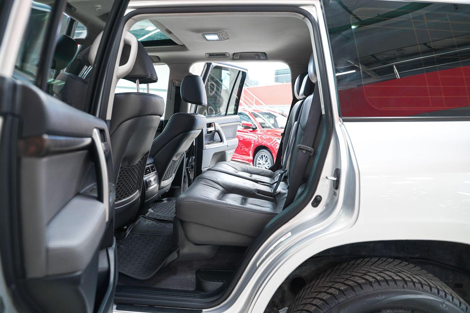 Toyota Land Cruiser 2008, серебряный, ДЦ Орехово