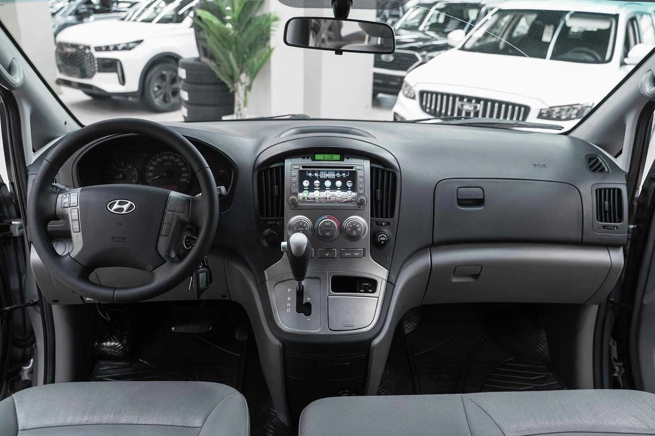 Hyundai Grand Starex 2014, серый, ДЦ Орехово