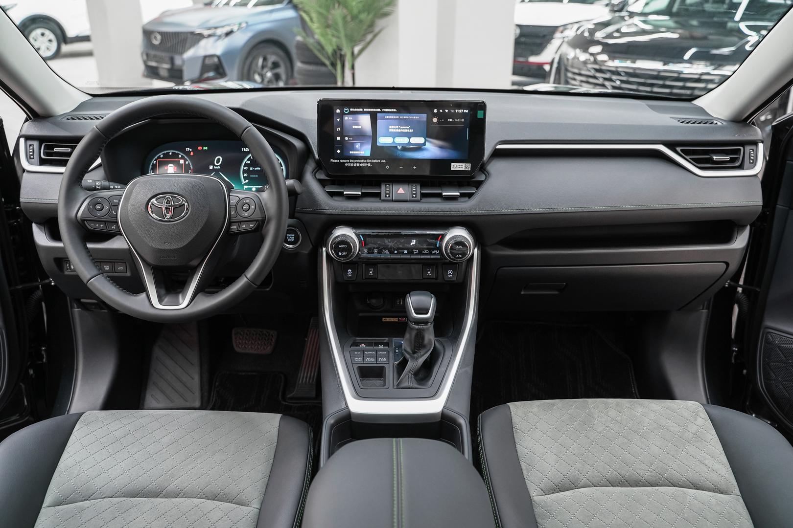 Toyota RAV4 2025, черный, ДЦ Орехово