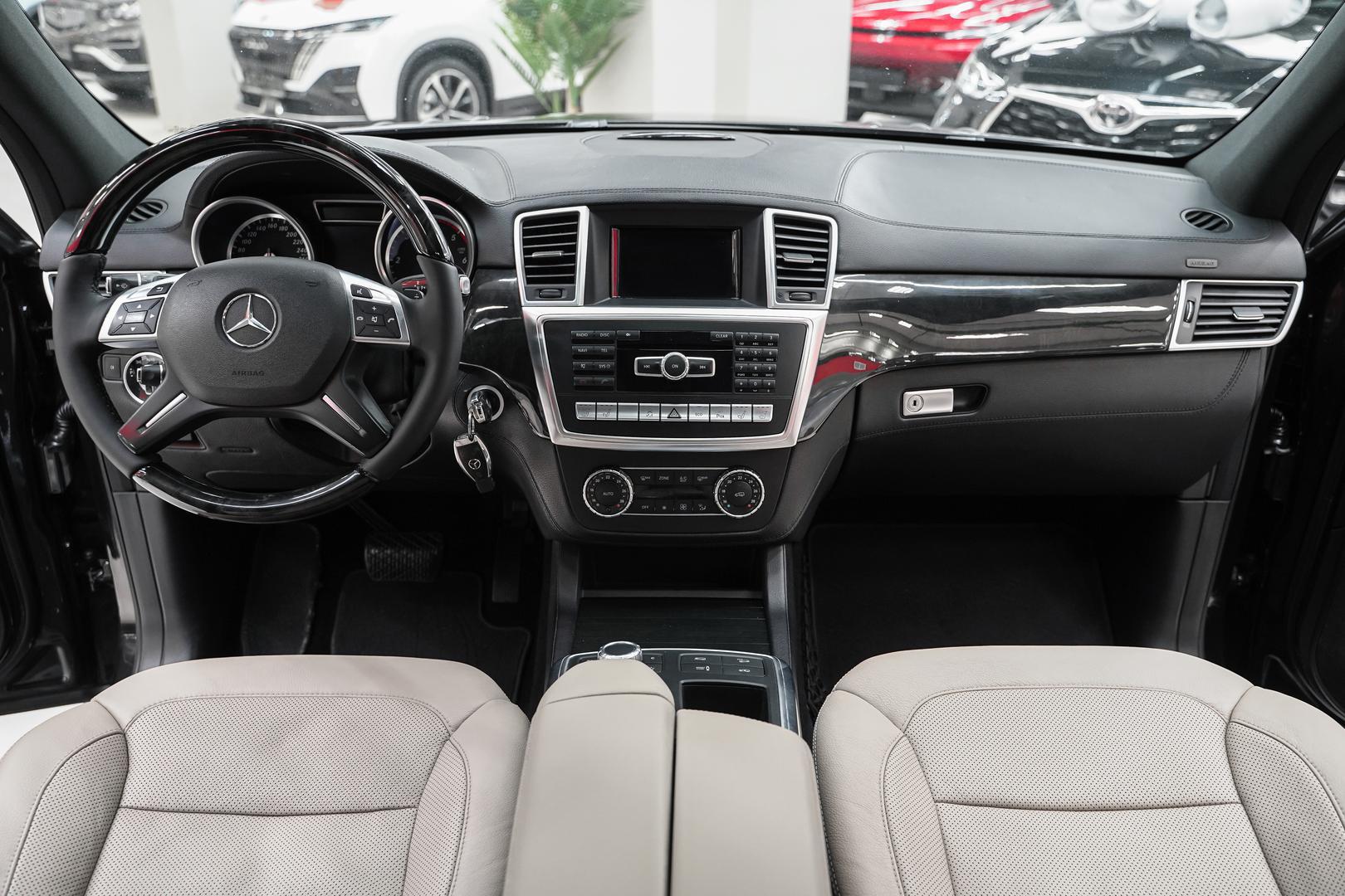 Mercedes-Benz GL-Класс 2014, черный, ДЦ Орехово