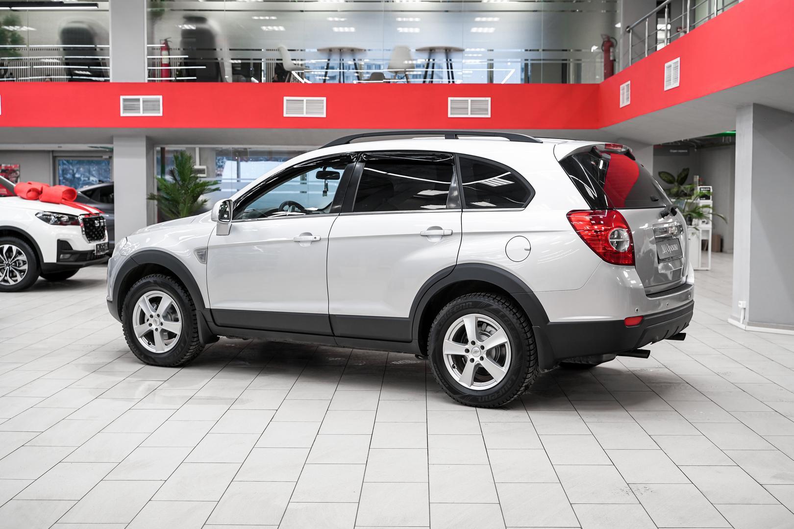 Chevrolet Captiva 2010, серебряный, ДЦ Орехово