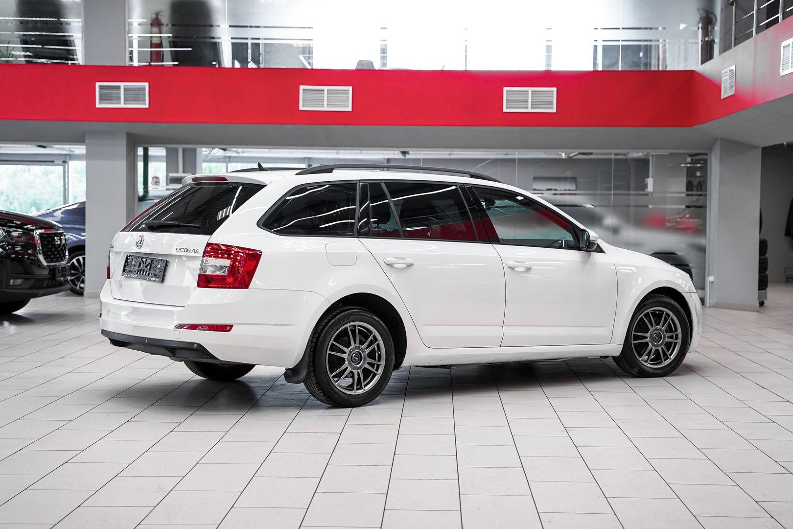 Skoda Octavia 2015, белый, ДЦ Орехово