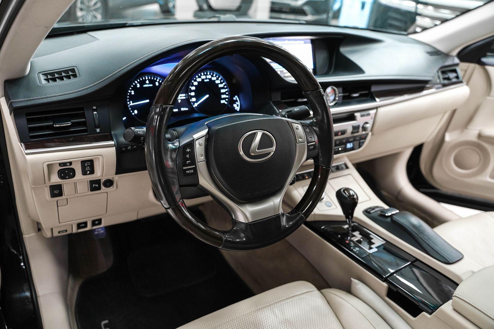 Lexus ES 2014, черный, ДЦ Орехово