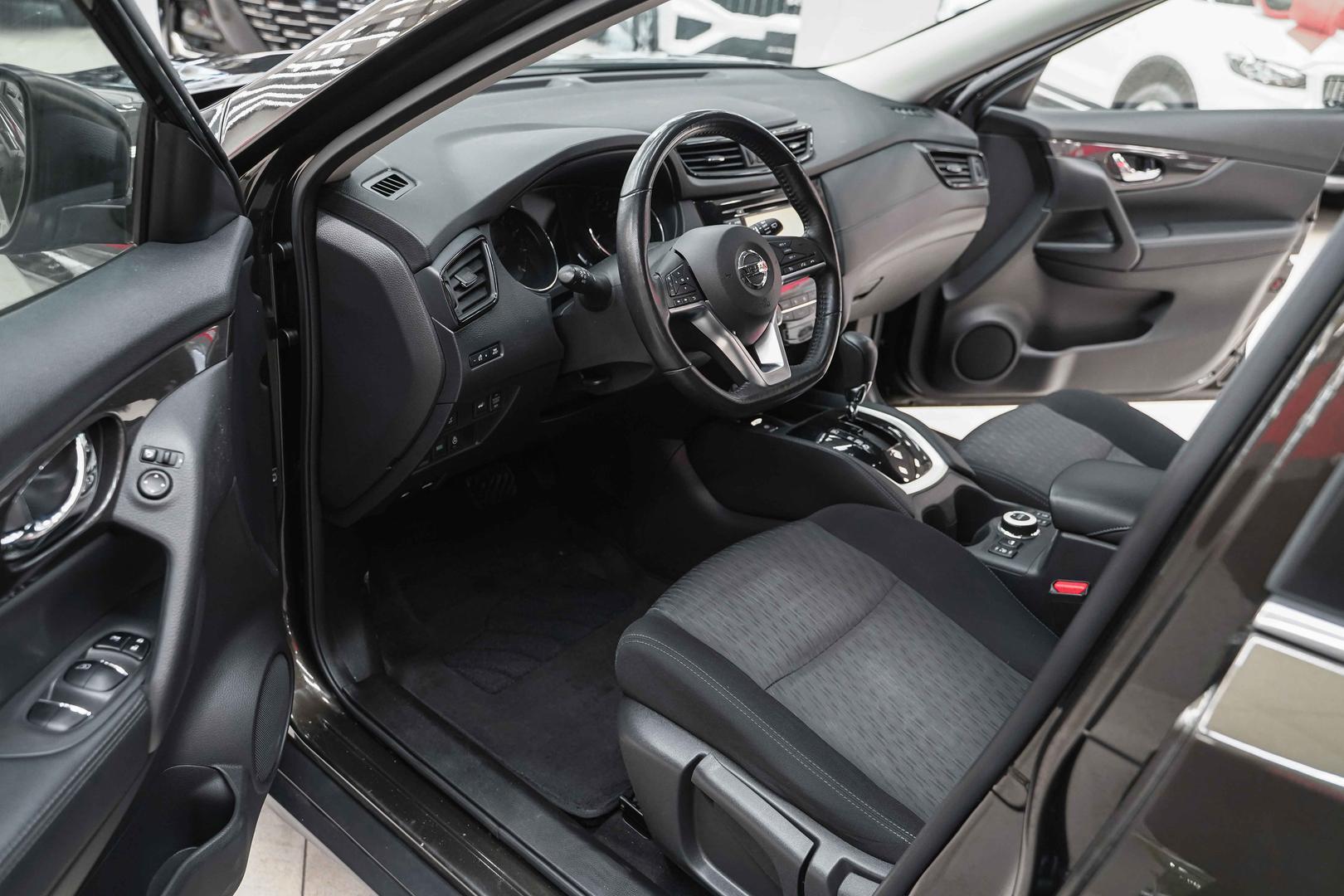 Nissan X-Trail 2019, зеленый, ДЦ Орехово