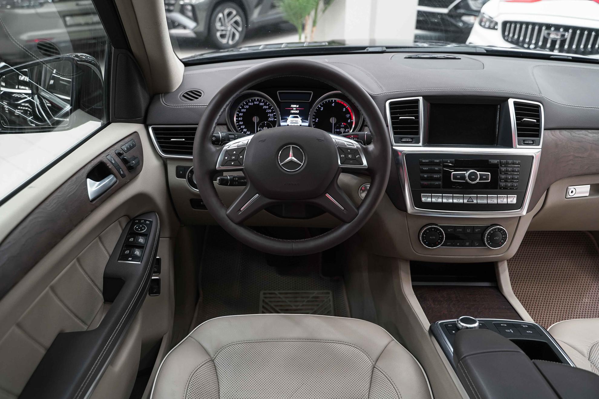 Mercedes-Benz GL-Класс 2013, черный, ДЦ Орехово