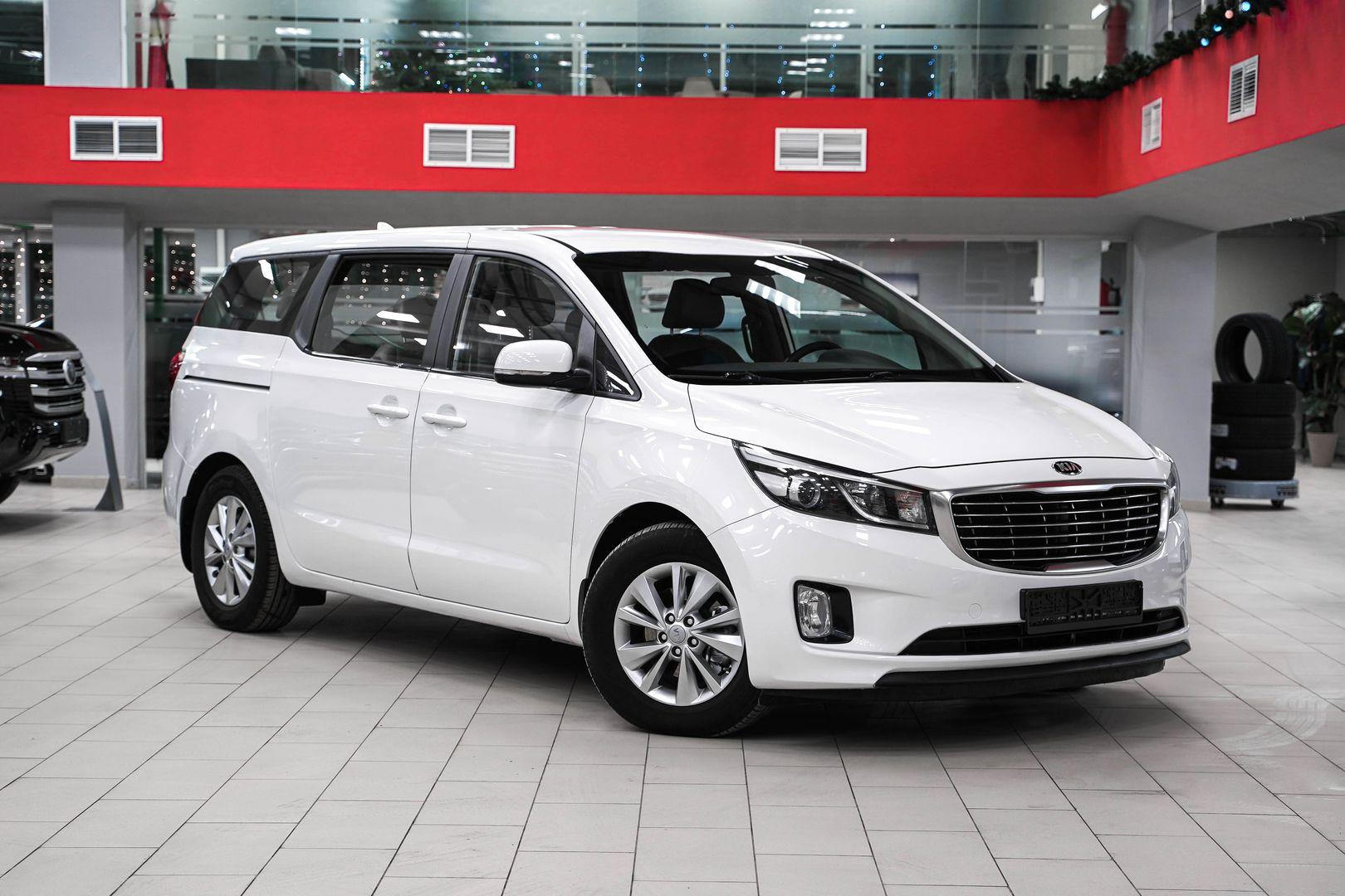 Kia Carnival 2016, белый, ДЦ Орехово