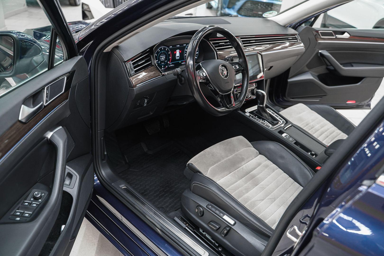 Volkswagen Passat 2018, синий, ДЦ Орехово