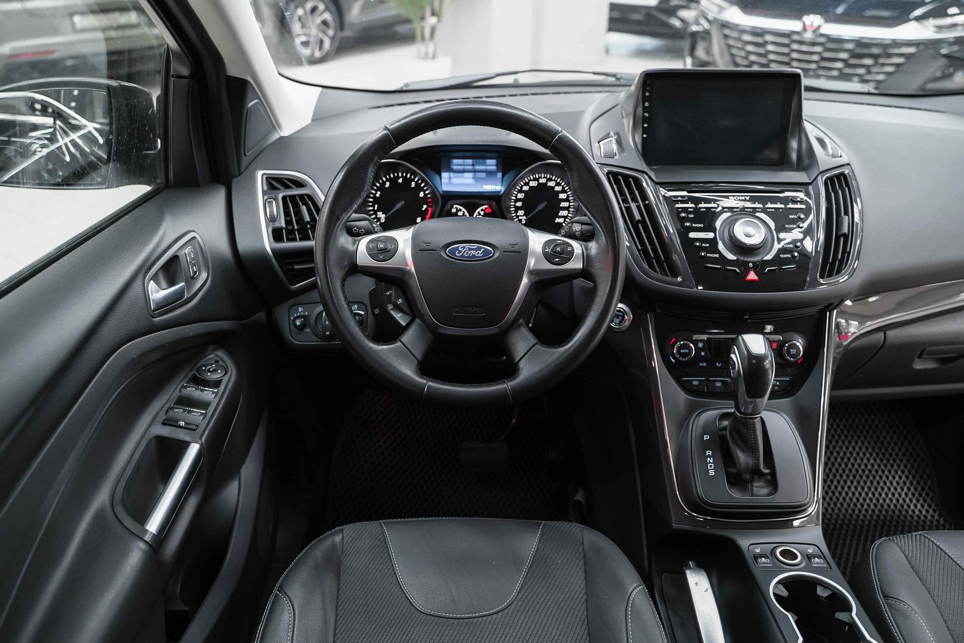 Ford Kuga 2014, черный, ДЦ Орехово