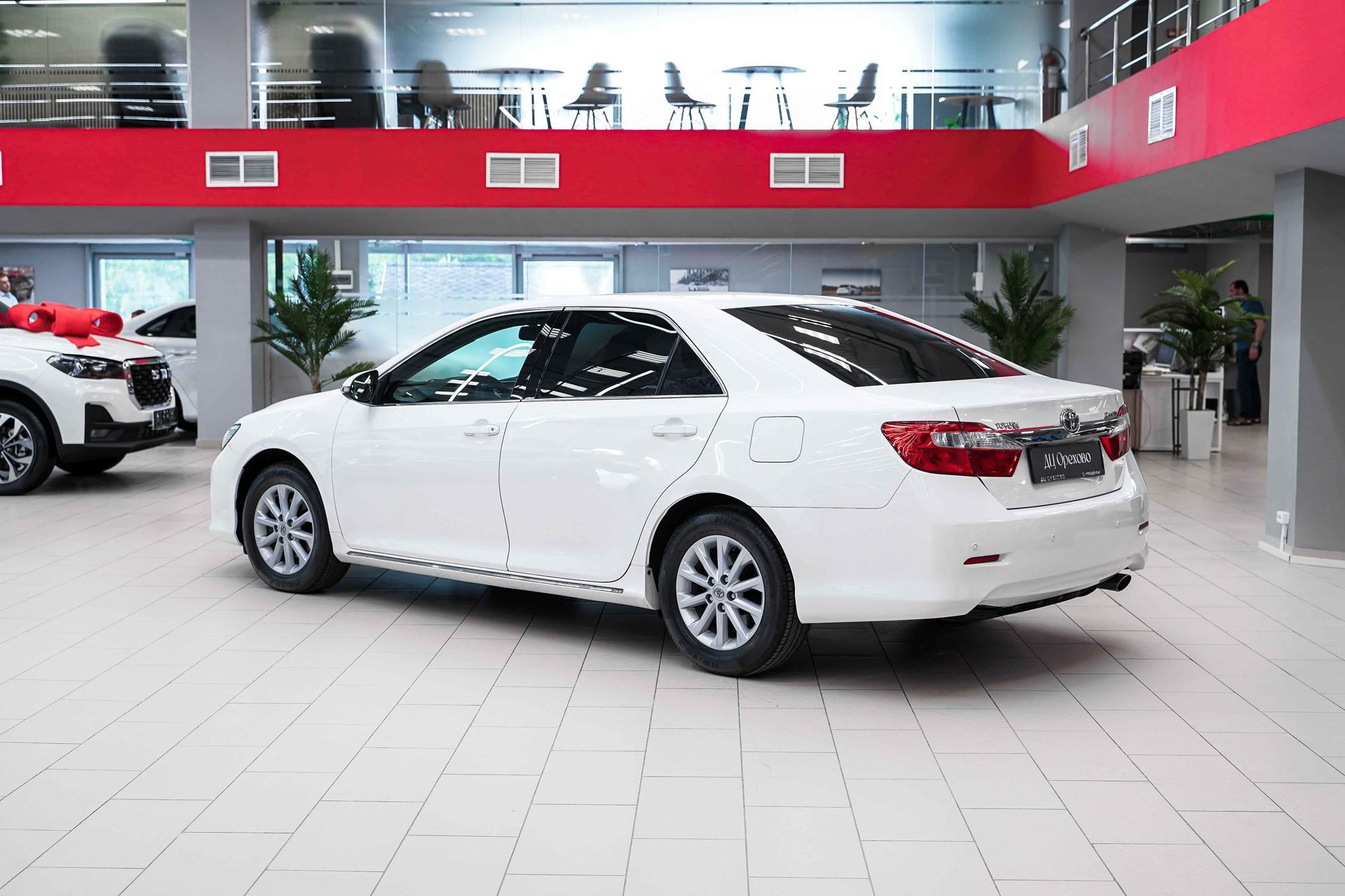 Toyota Camry 2014, белый, ДЦ Орехово