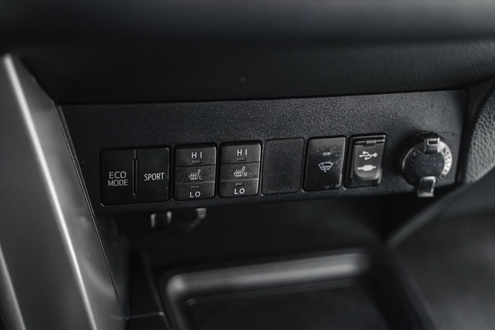 Toyota RAV4 2015, белый, ДЦ Орехово