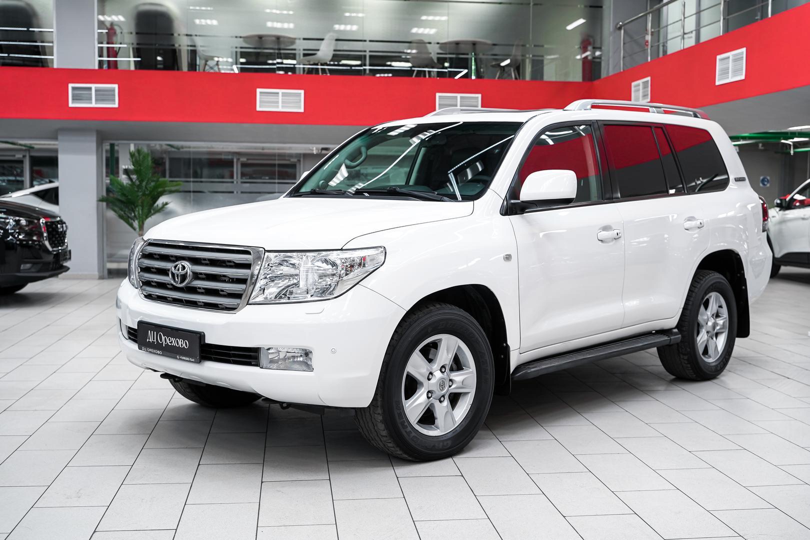 Toyota Land Cruiser 2011, белый, ДЦ Орехово