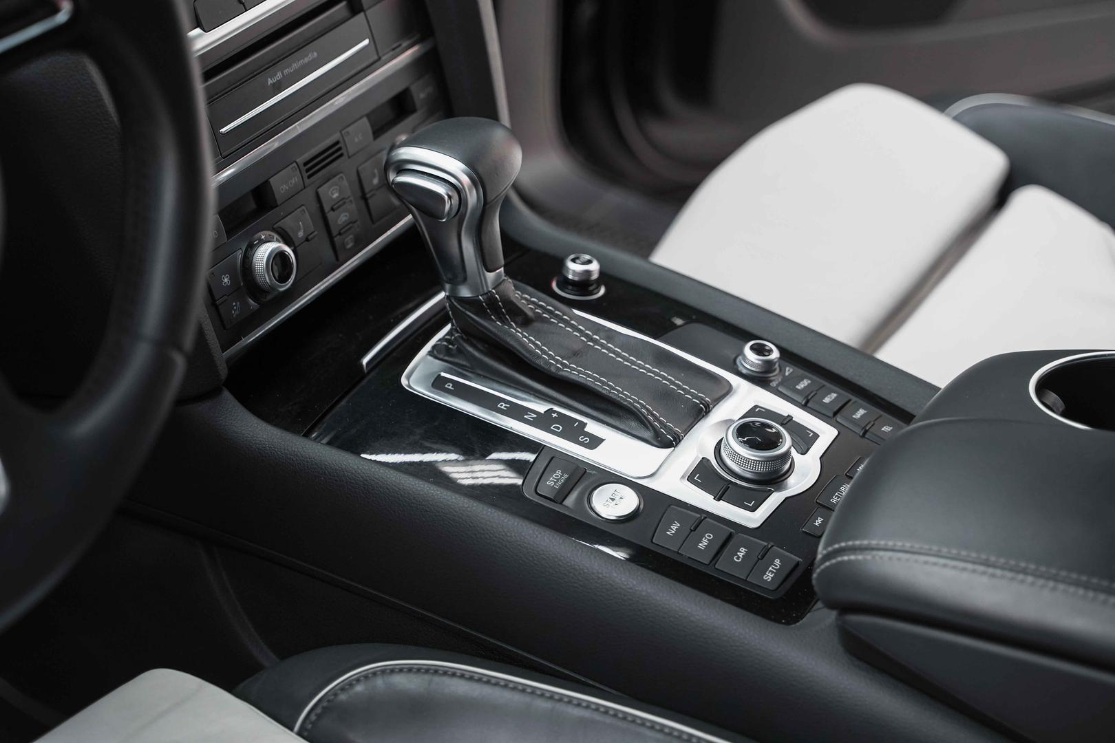 Audi Q7 2013, черный, ДЦ Орехово