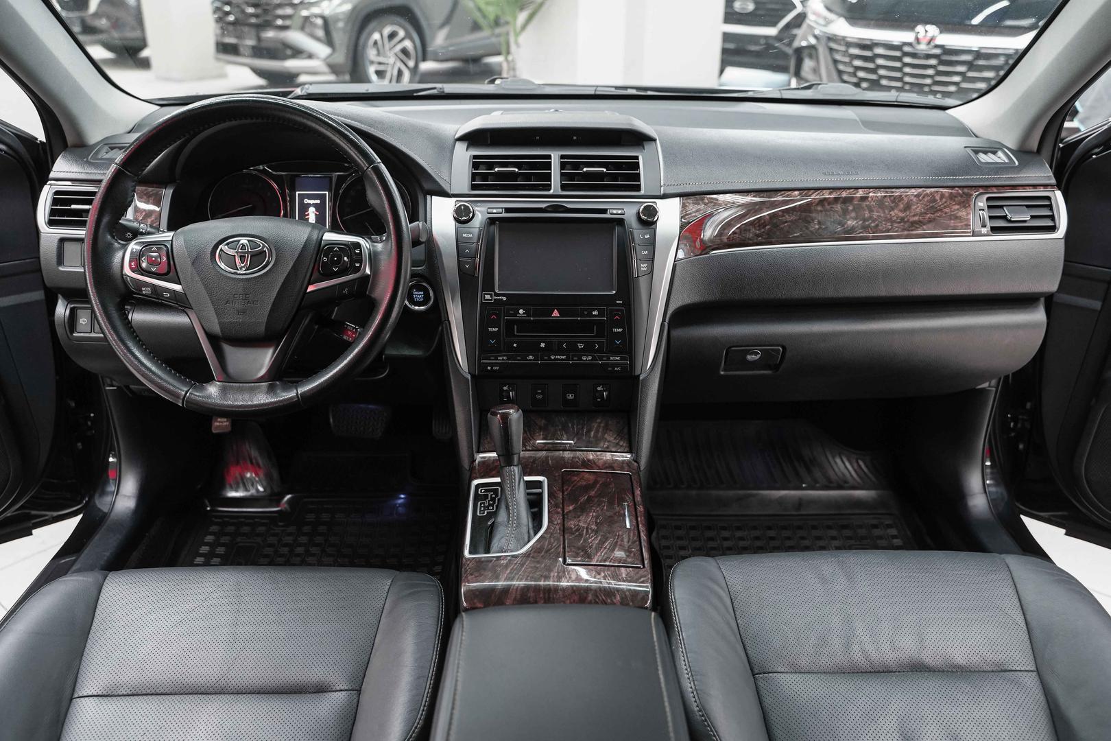 Toyota Camry 2017, черный, ДЦ Орехово