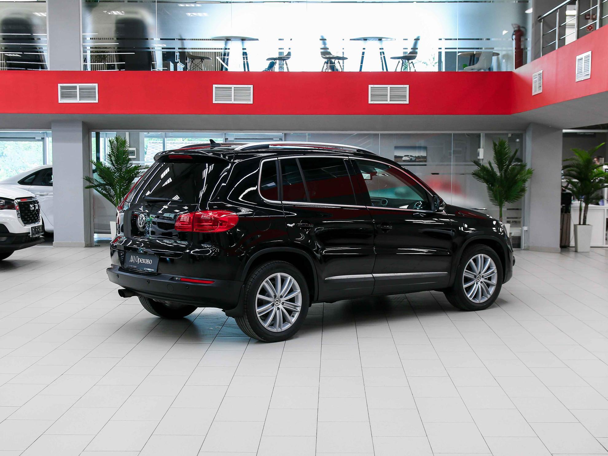 Volkswagen Tiguan 2013, черный, ДЦ Орехово