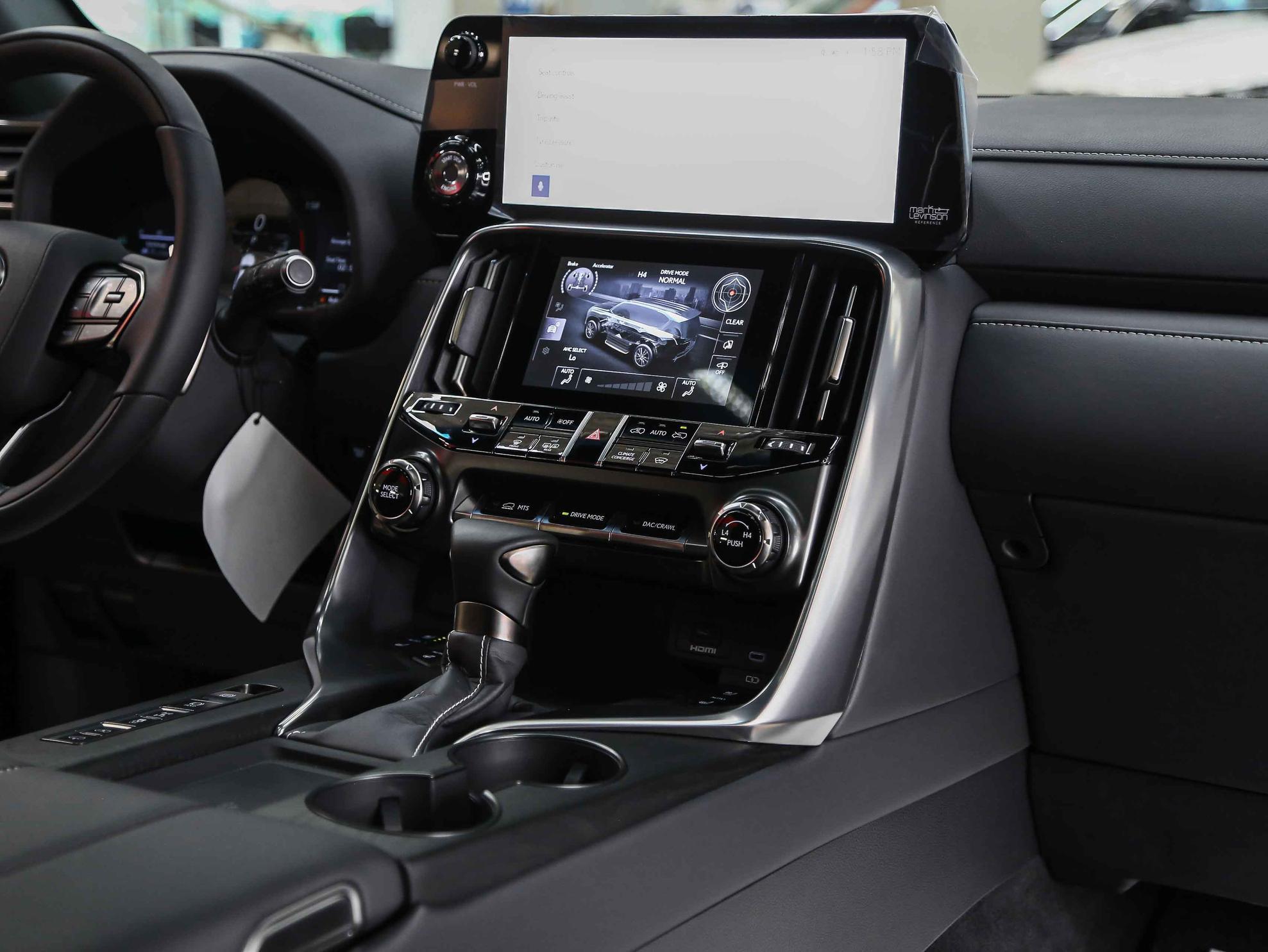 Lexus LX 2026, черный, ДЦ Орехово
