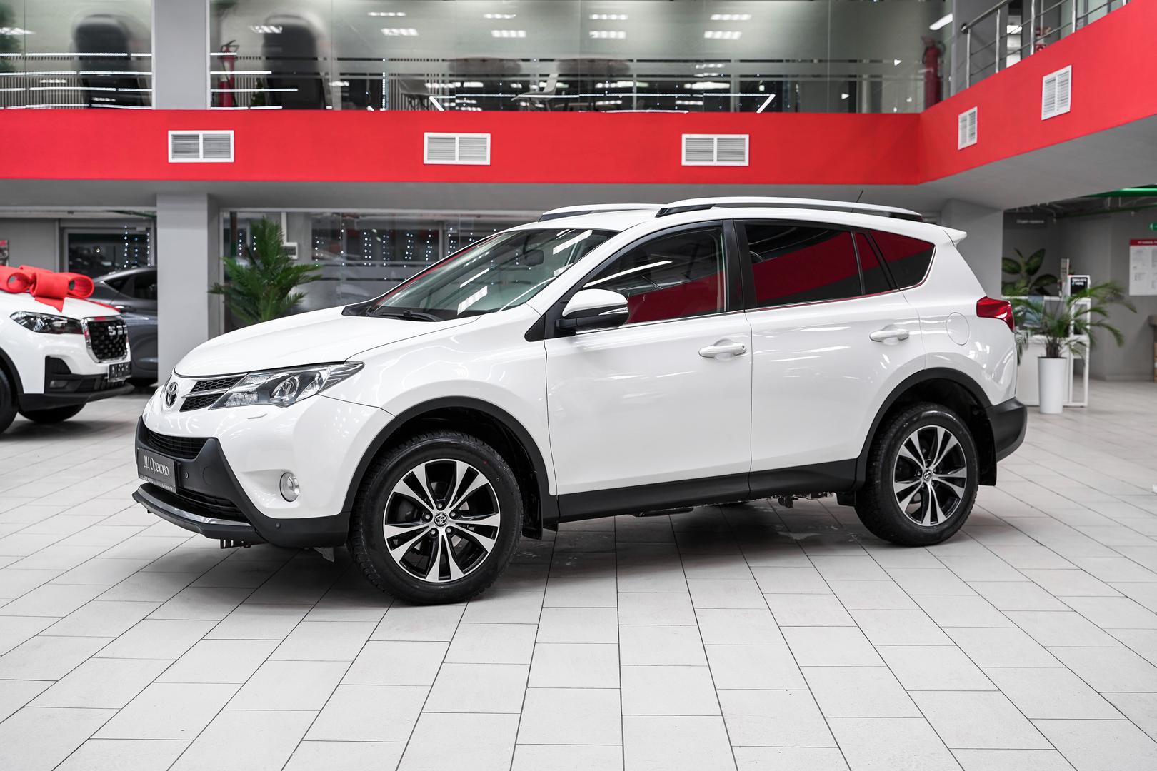 Toyota RAV4 2015, белый, ДЦ Орехово