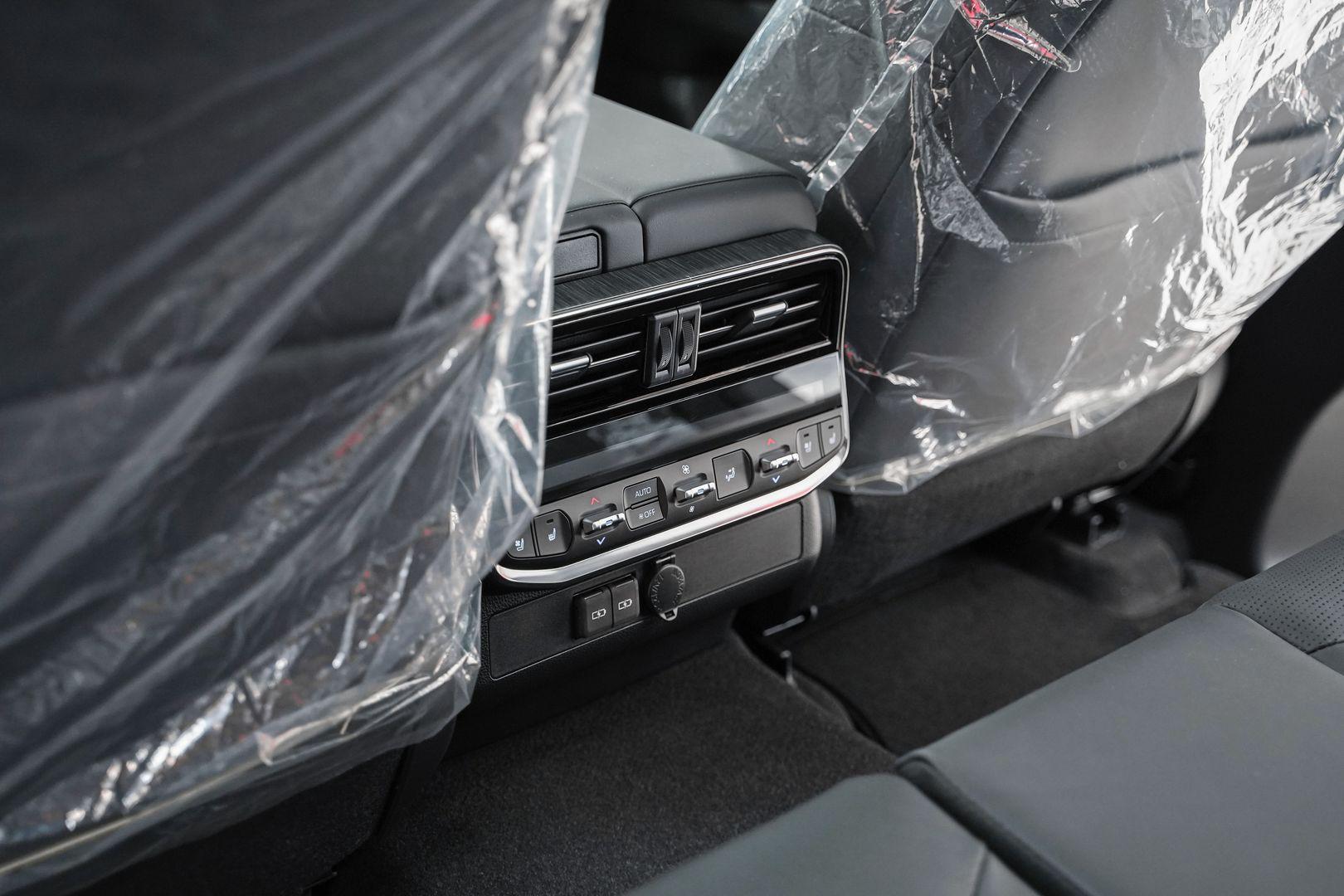 Toyota Land Cruiser 2024, черный, ДЦ Орехово