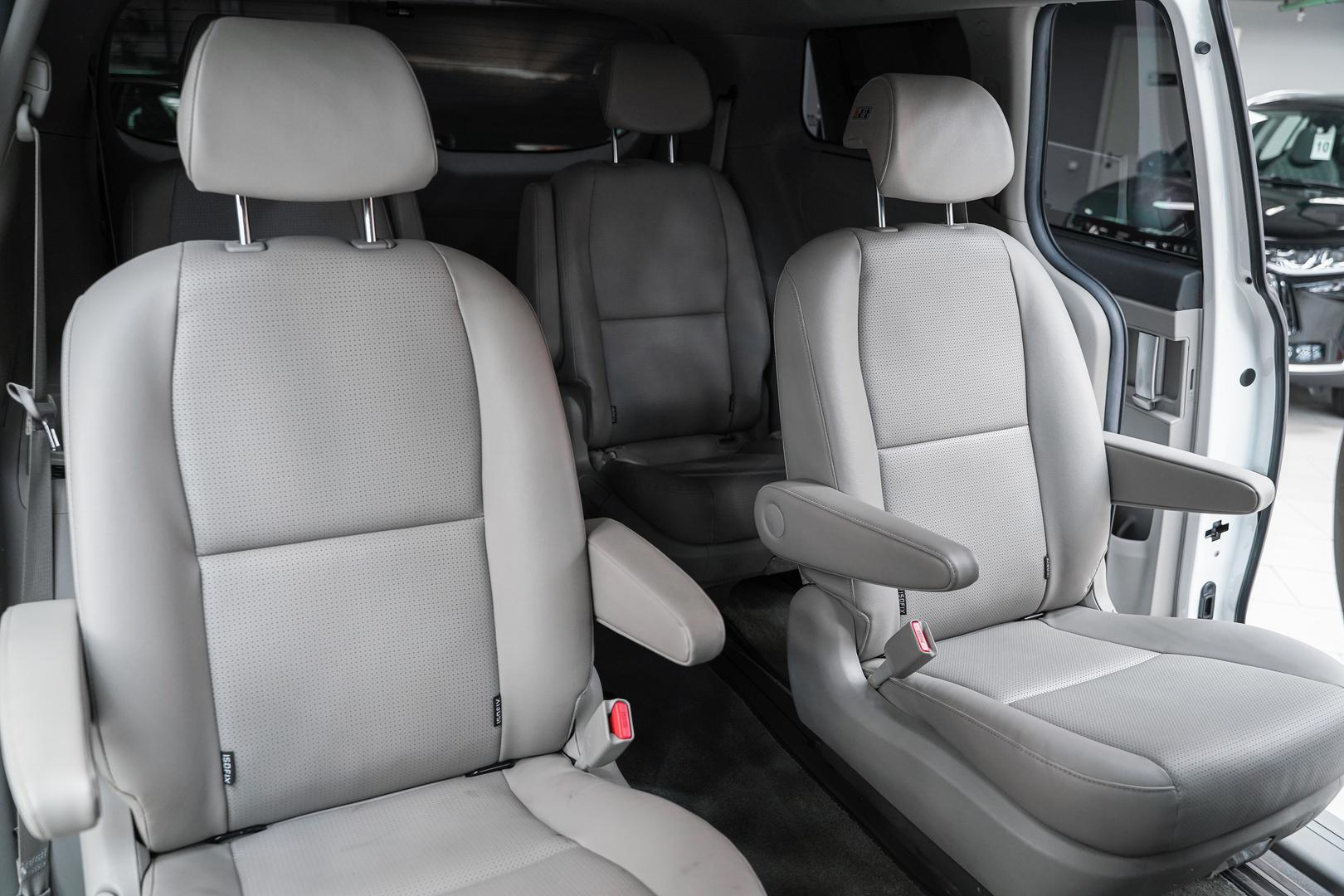 Kia Carnival 2019, белый, ДЦ Орехово