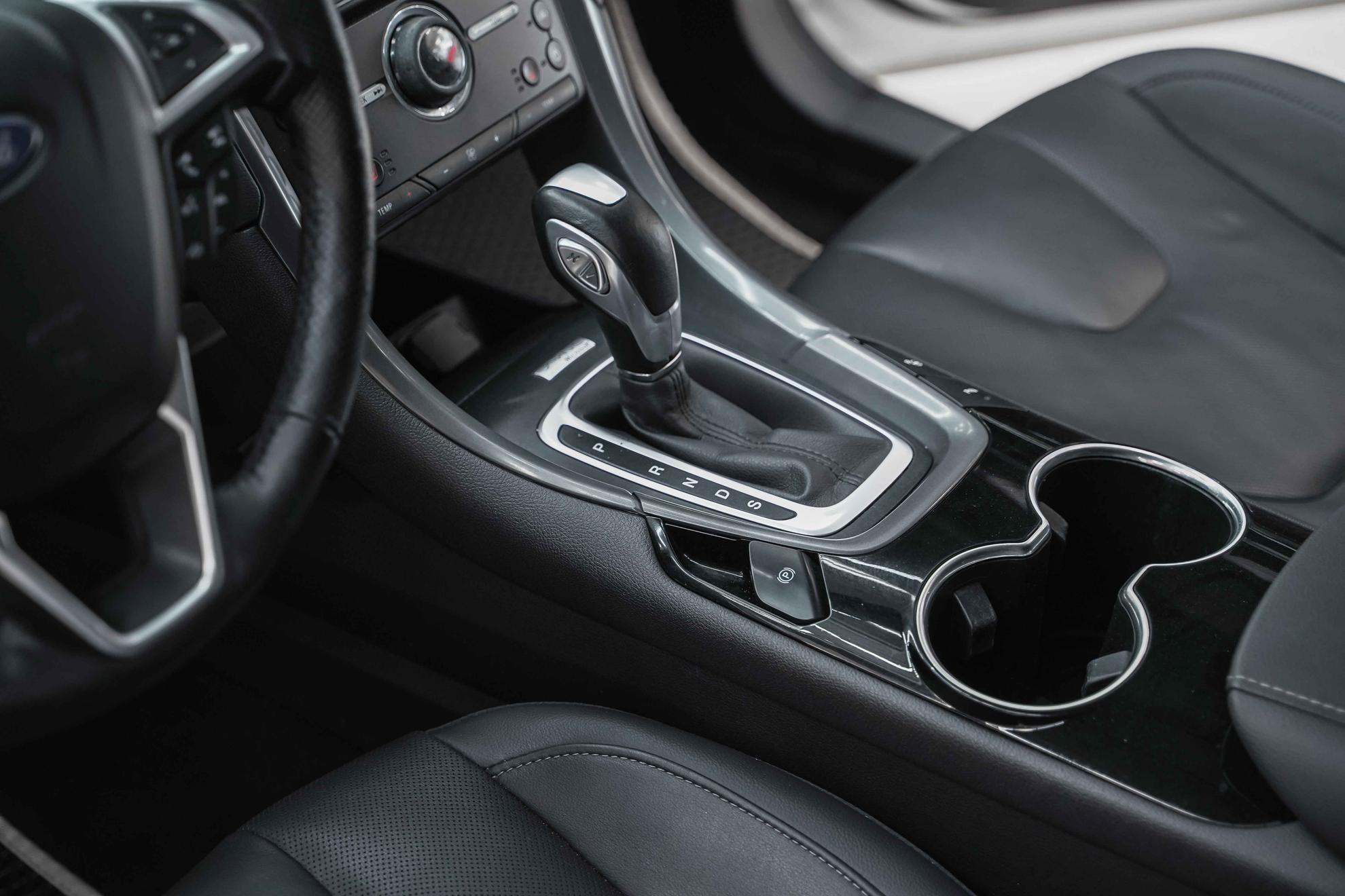Ford Mondeo 2014, белый, ДЦ Орехово
