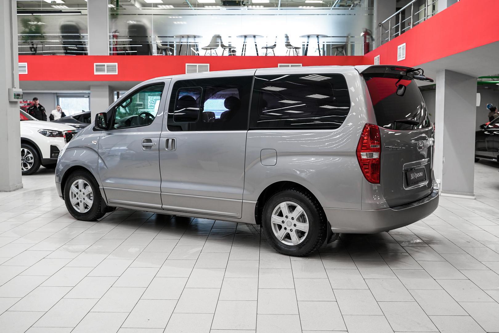 Hyundai Grand Starex 2012, серый, ДЦ Орехово