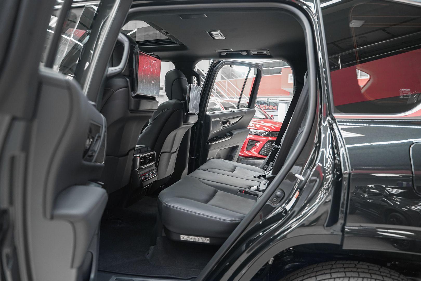 Lexus LX 2024, черный, ДЦ Орехово