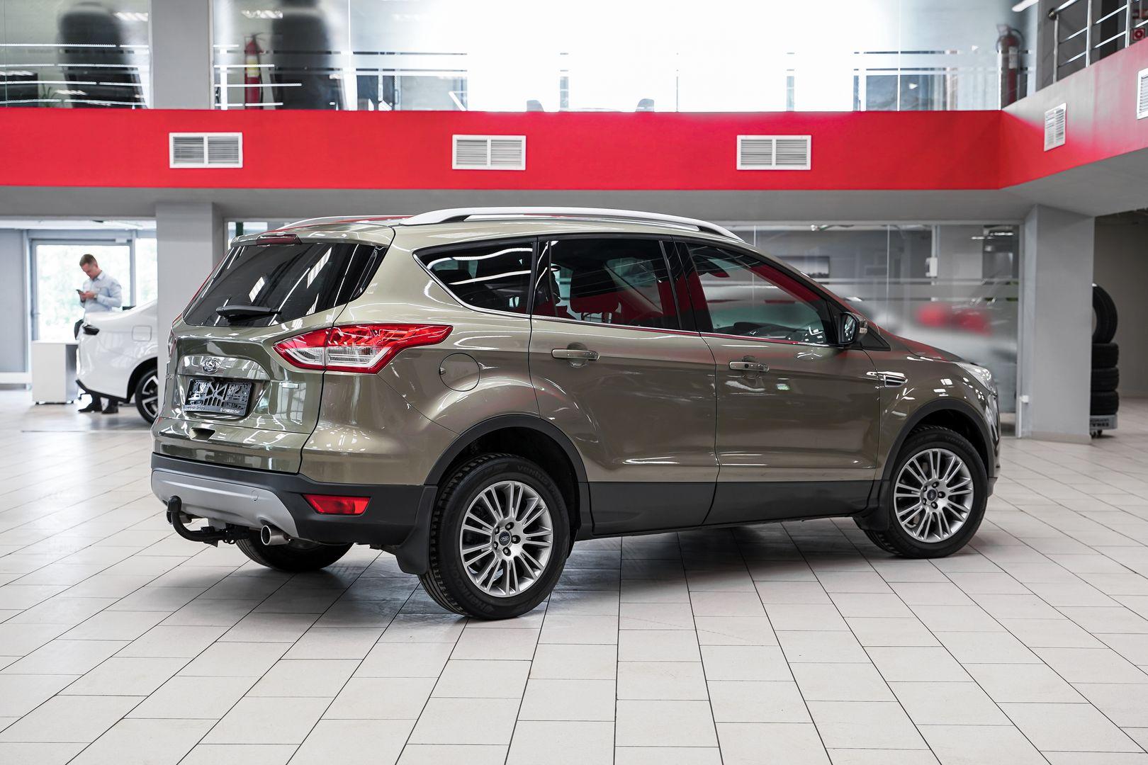 Ford Kuga 2013, зеленый, ДЦ Орехово