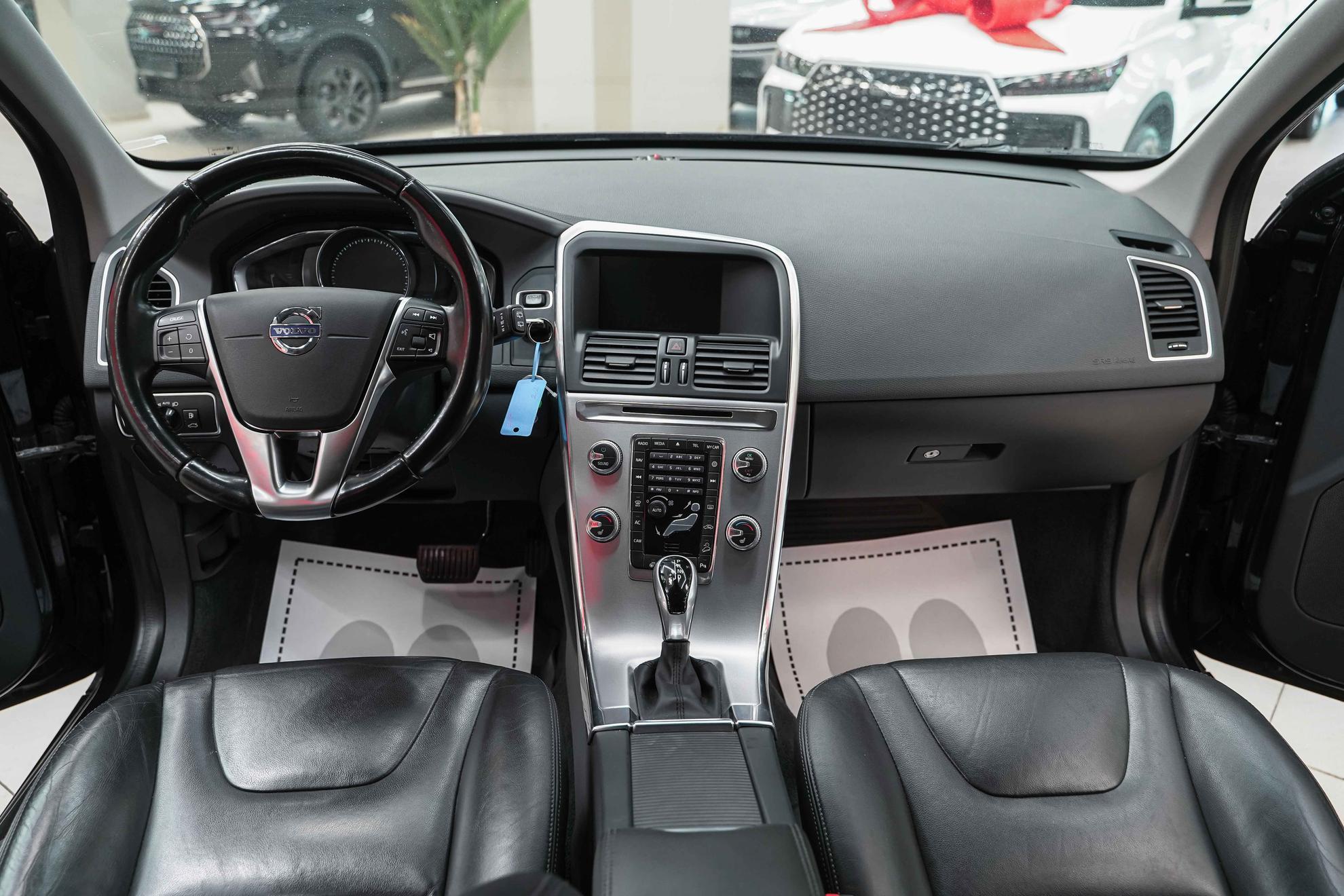 Volvo XC60 2017, синий, ДЦ Орехово