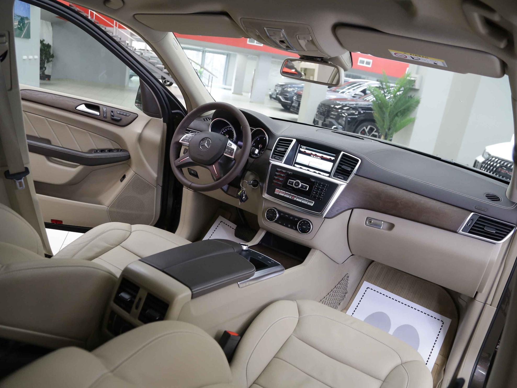 Mercedes-Benz GL-Класс 2014, коричневый, ДЦ Орехово