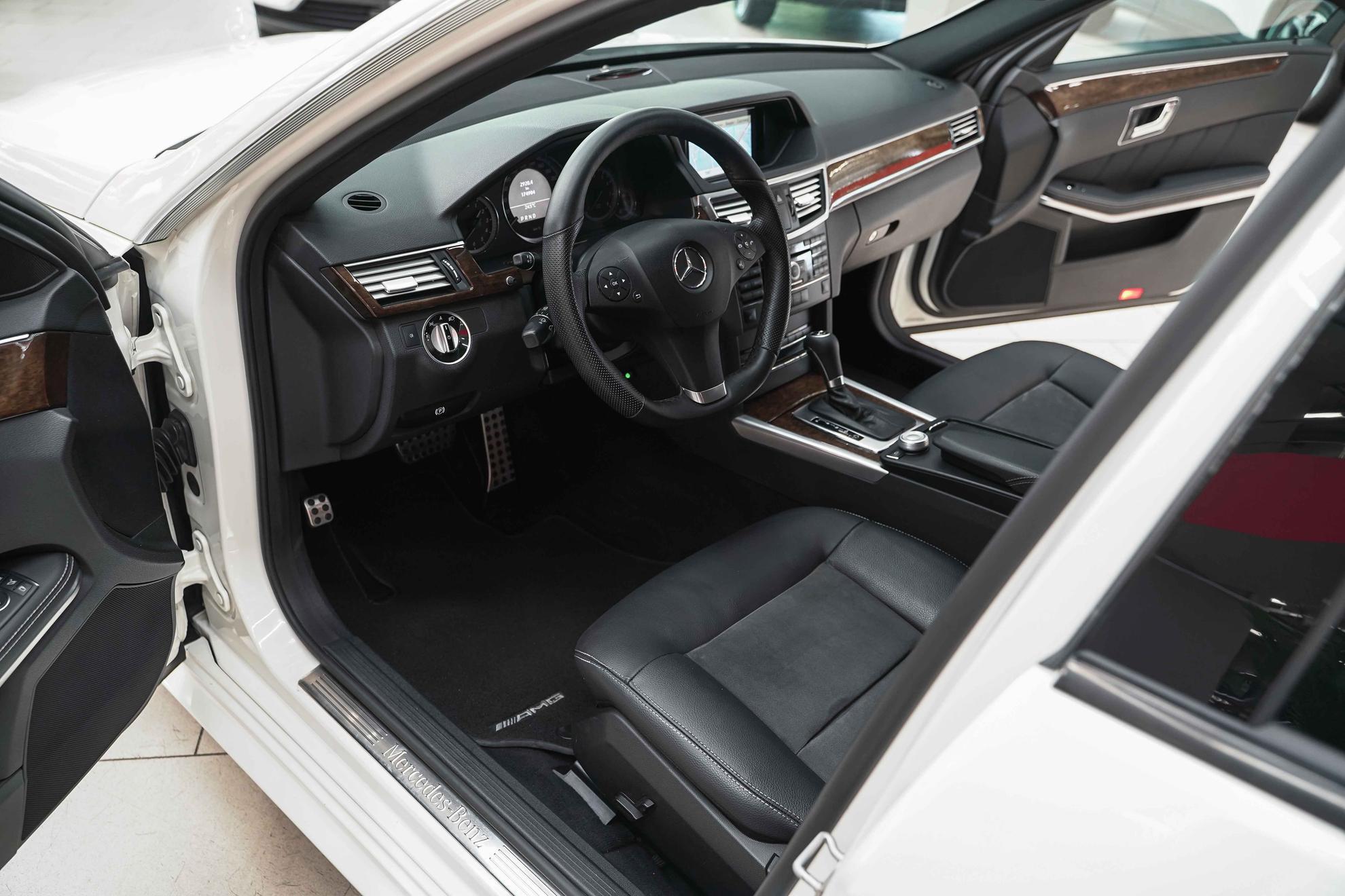 Mercedes-Benz E-Класс 2011, белый, ДЦ Орехово