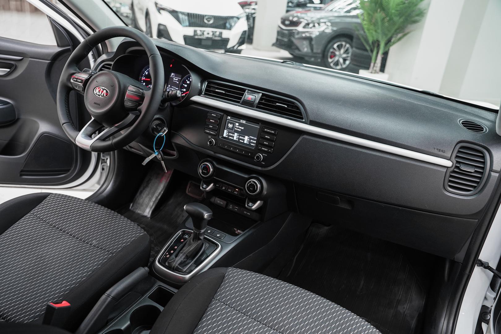 Kia Rio 2018, белый, ДЦ Орехово