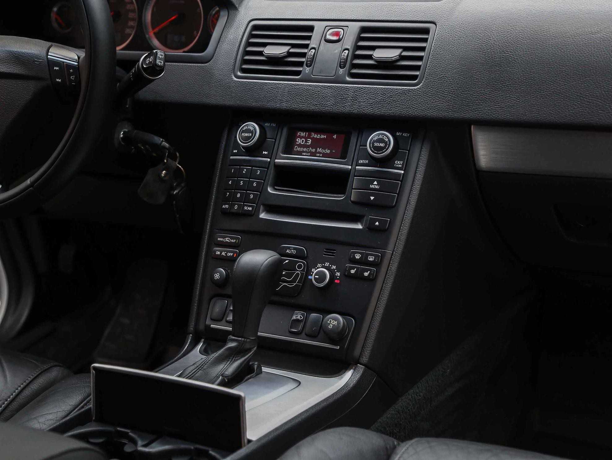 Volvo XC90 2012, белый, ДЦ Орехово