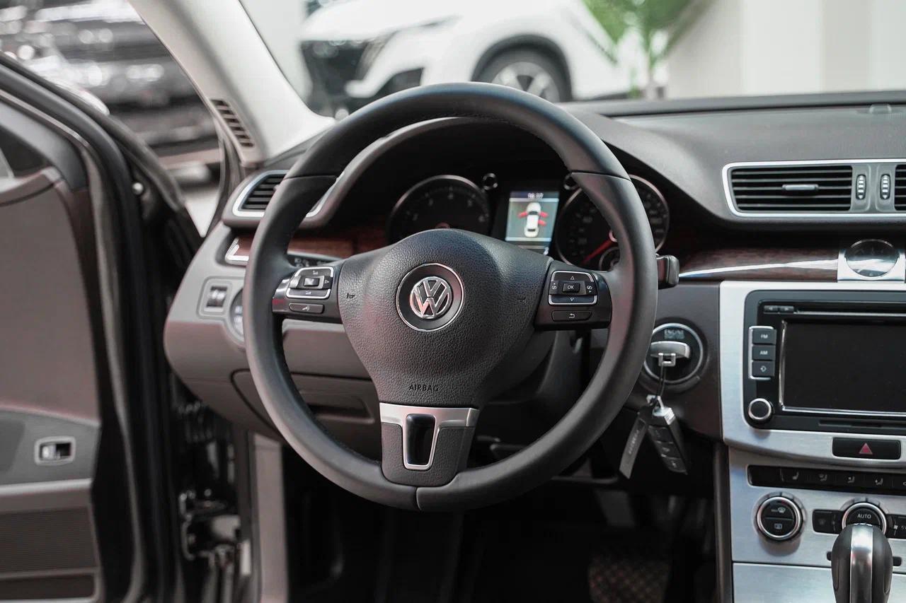 Volkswagen Passat 2013, коричневый, ДЦ Орехово