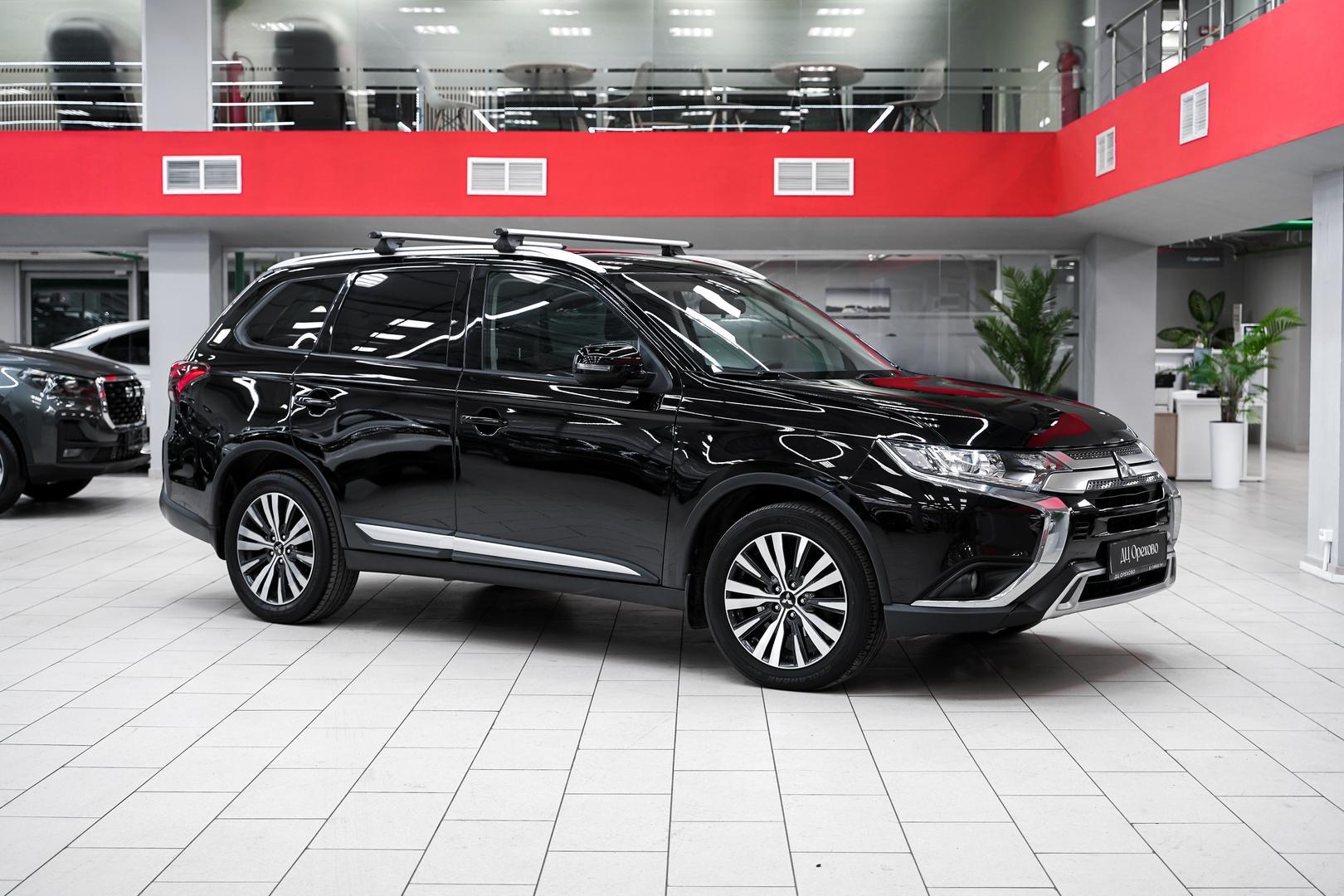 Mitsubishi Outlander 2019, черный, ДЦ Орехово
