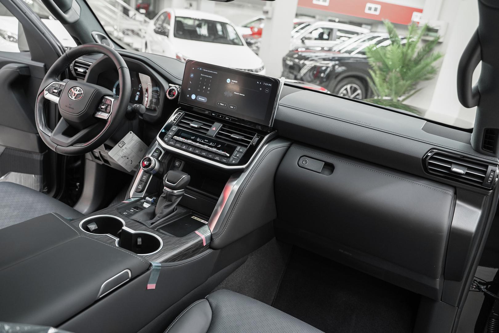 Toyota Land Cruiser 2025, черный, ДЦ Орехово