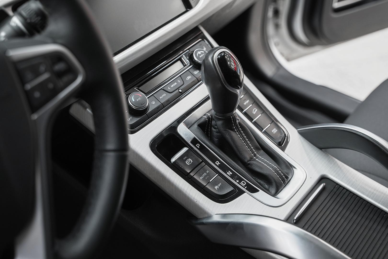 Geely Atlas 2019, белый, ДЦ Орехово