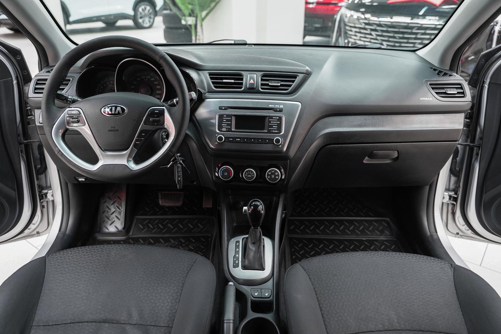 Kia Rio 2015, серебряный, ДЦ Орехово