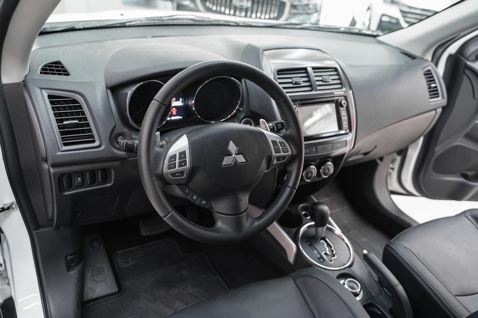 Mitsubishi ASX 2012, белый, ДЦ Орехово