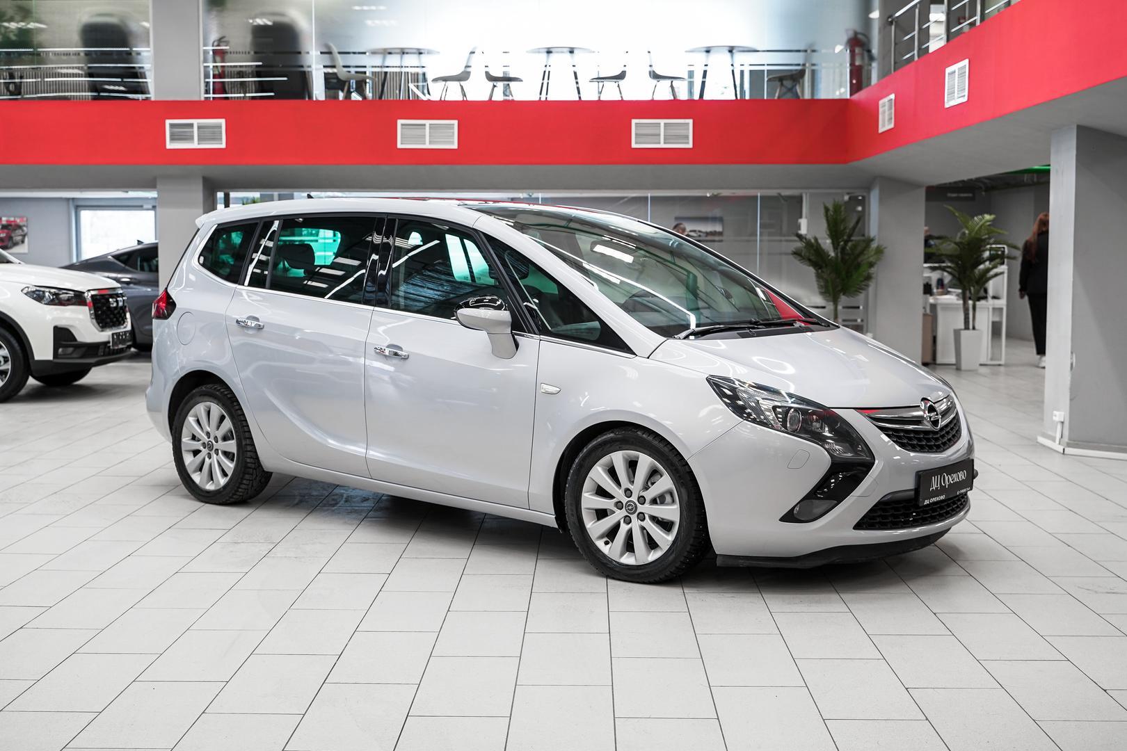Opel Zafira 2013, белый, ДЦ Орехово