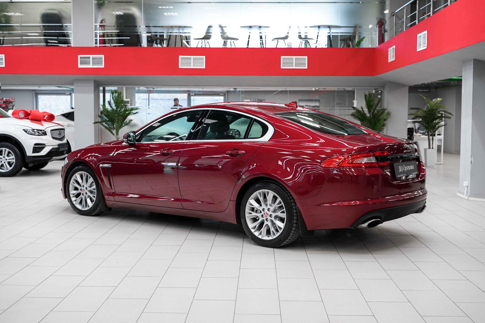 Jaguar XF 2014, красный, ДЦ Орехово